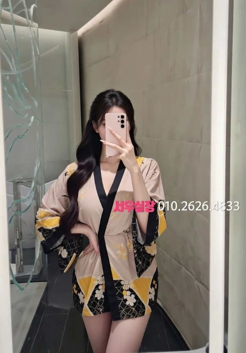 홍대 다국적노래클럽 프리미엄 라인업 4번 프로필