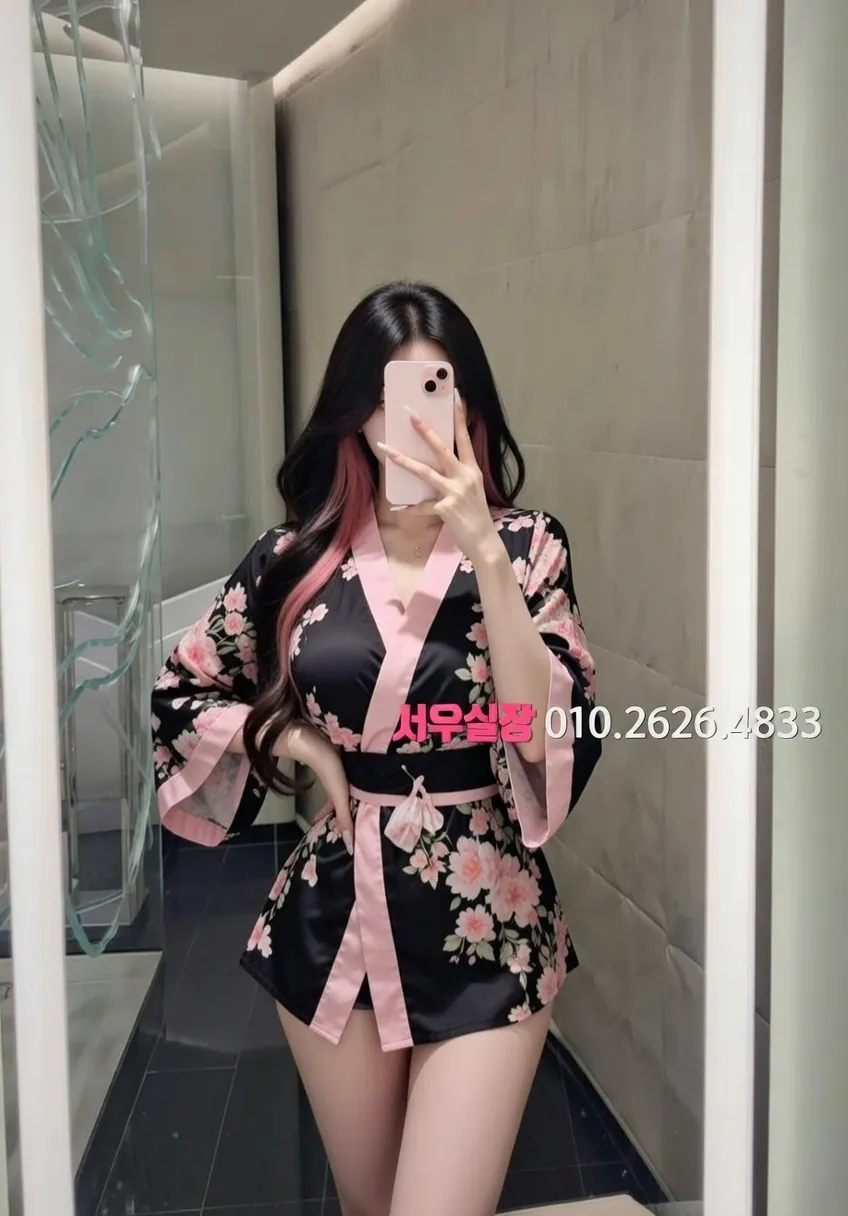 홍대 다국적노래방 프리미엄 라인업 3번 프로필