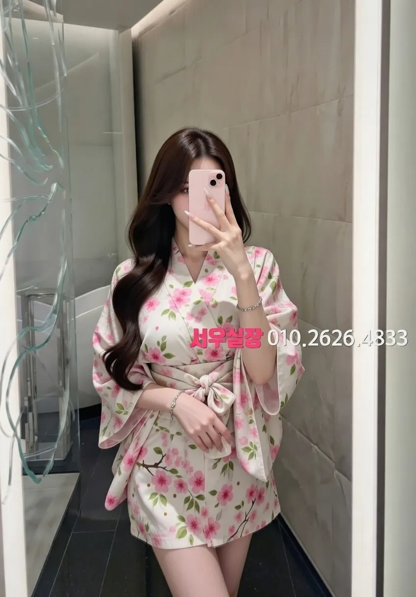 홍대 쓰리노 프리미엄 라인업 37번 프로필