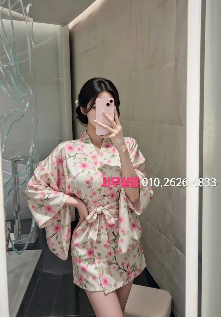 홍대 쓰리노 프리미엄 라인업 26번 프로필